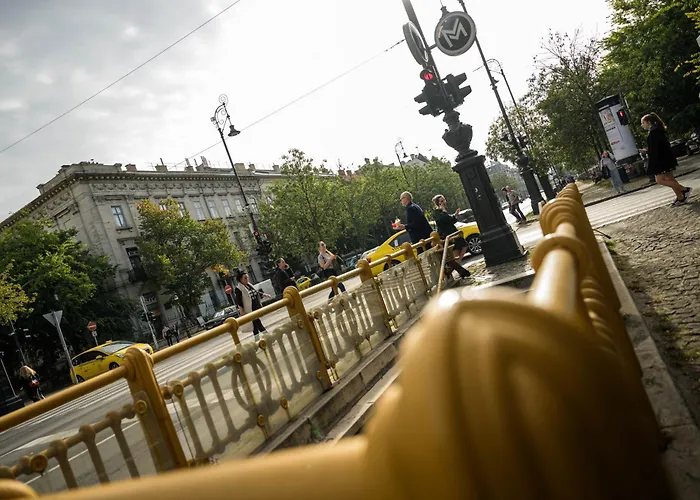 Seasons * Budapest
